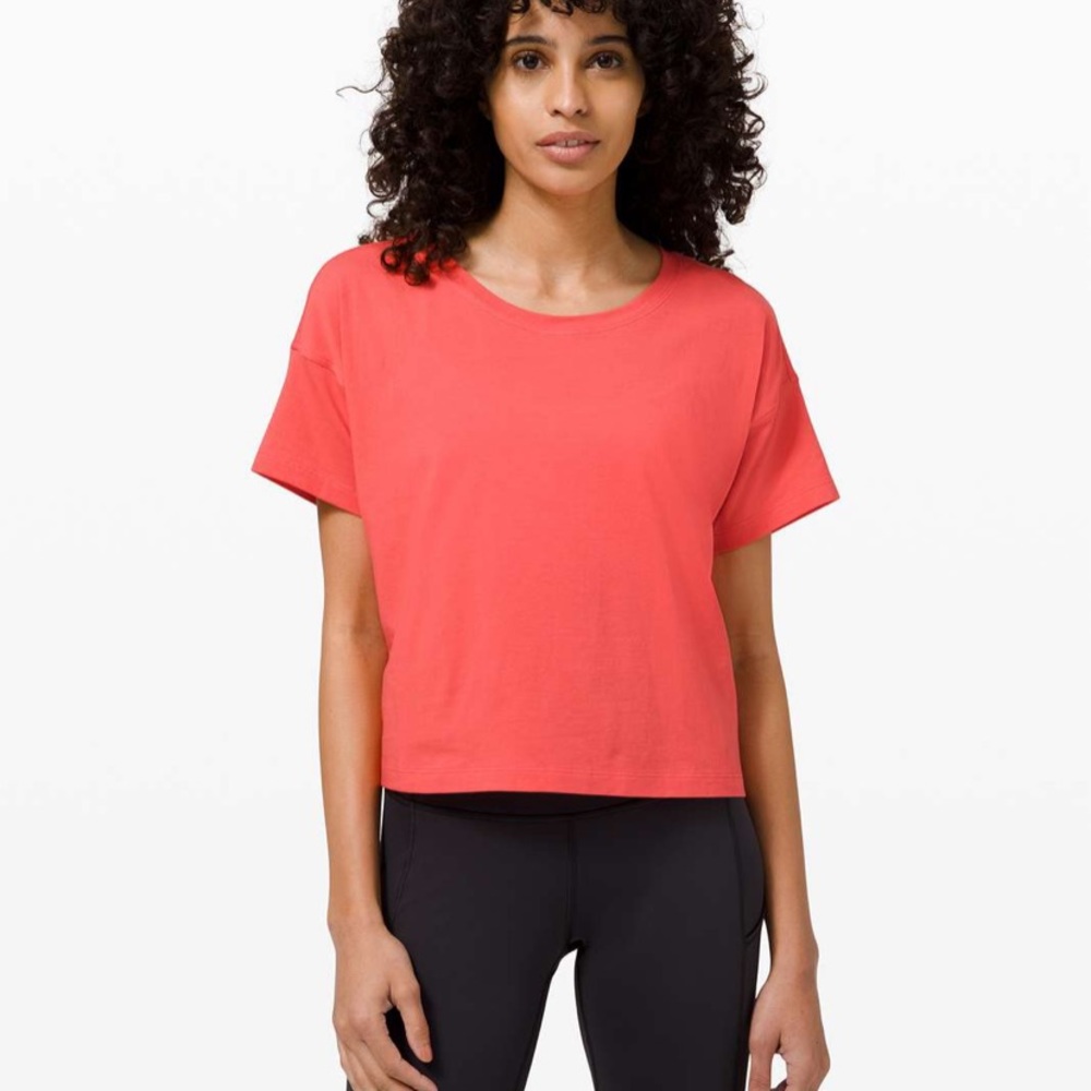 Lululemon Cates tee